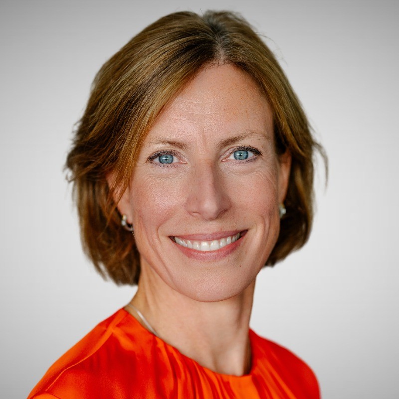 Alexandra Deschner headshot