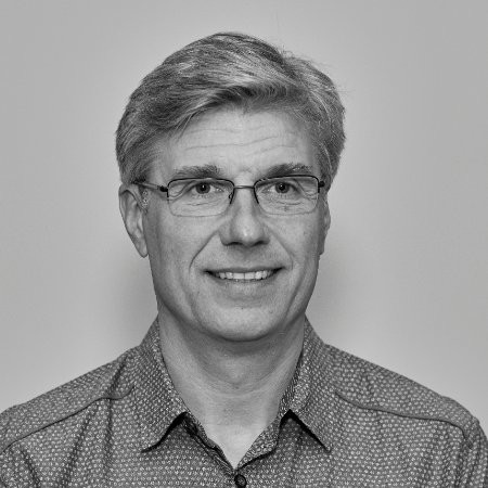 Arne Naeveke headshot