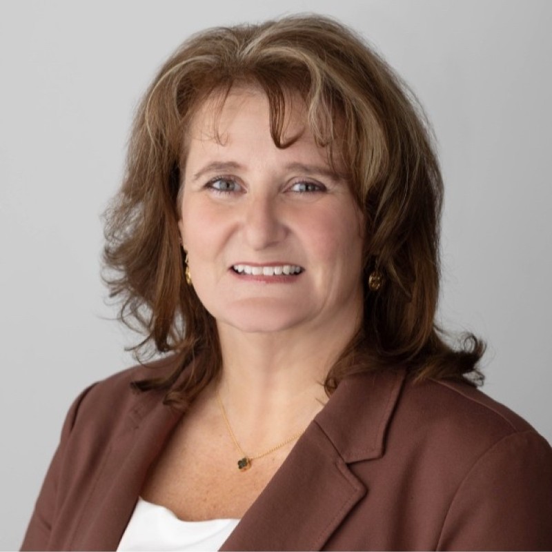 Lynn DiBonaventura headshot
